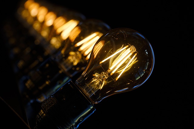 El IVA de la luz en 2025 sube: así te afecta la subida del IVA